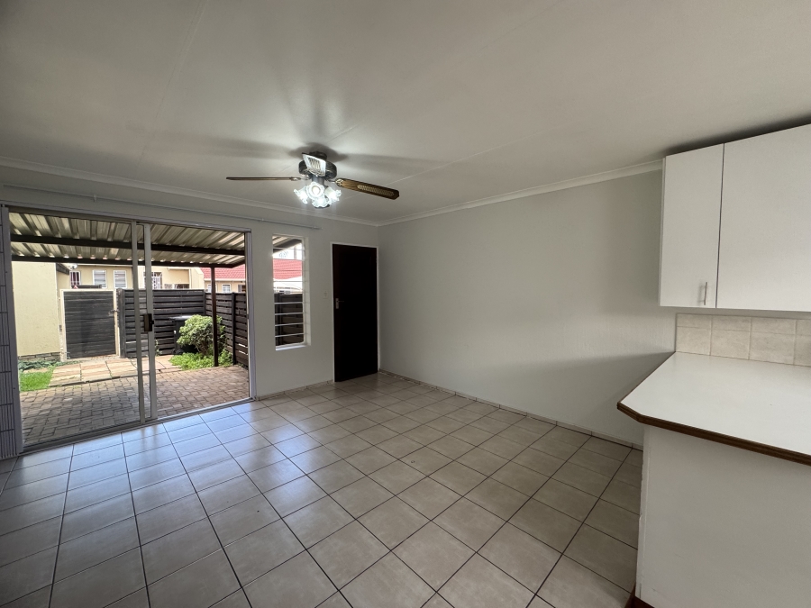 2 Bedroom Property for Sale in Birchleigh Gauteng