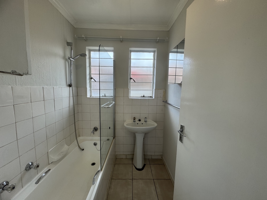 2 Bedroom Property for Sale in Birchleigh Gauteng