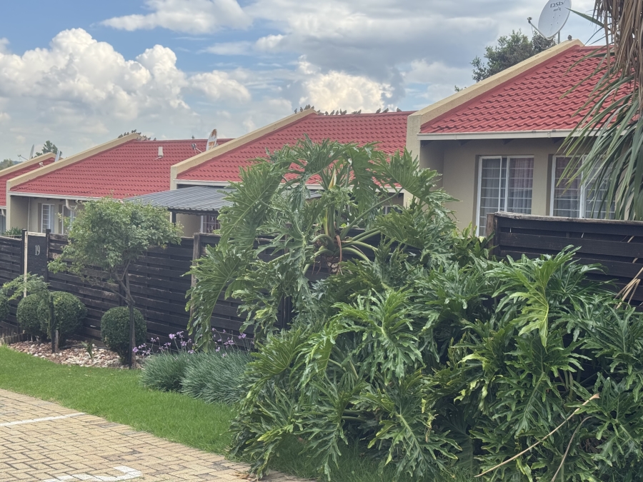 2 Bedroom Property for Sale in Birchleigh Gauteng