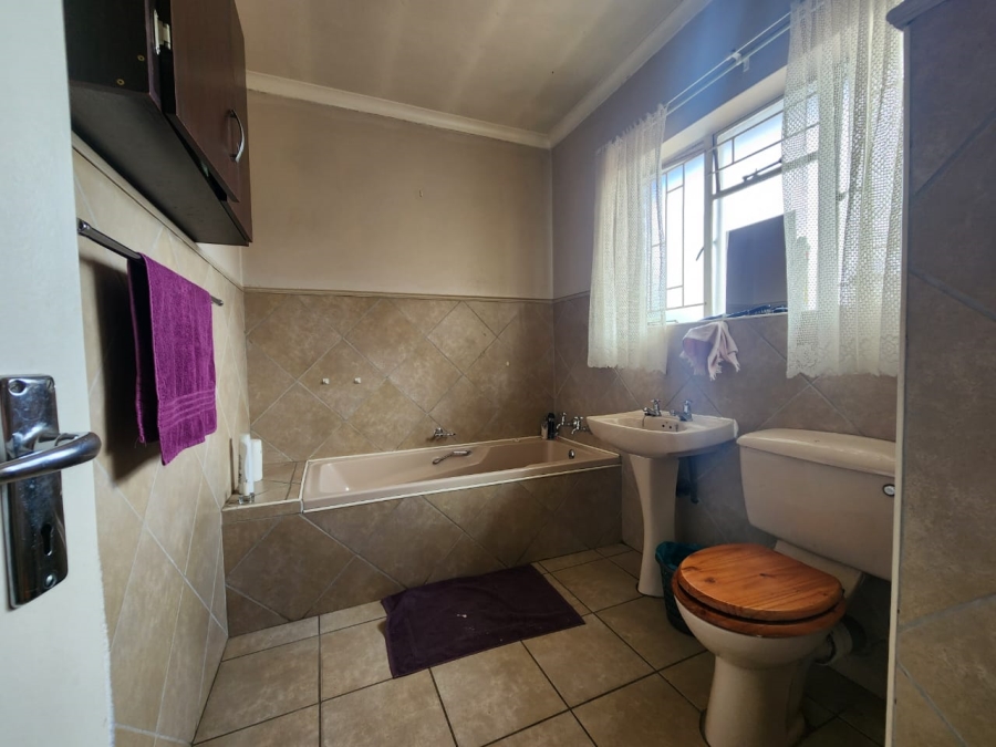 2 Bedroom Property for Sale in Three Rivers Gauteng