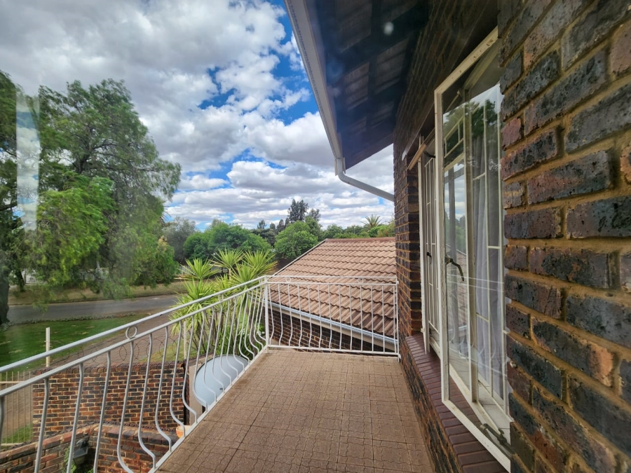 2 Bedroom Property for Sale in Three Rivers Gauteng