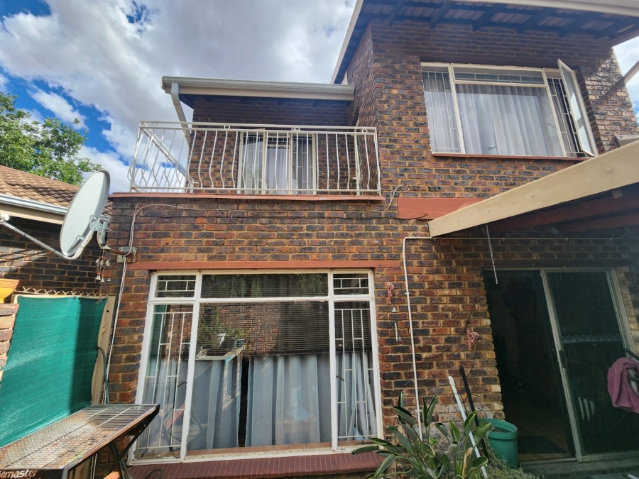 2 Bedroom Property for Sale in Three Rivers Gauteng