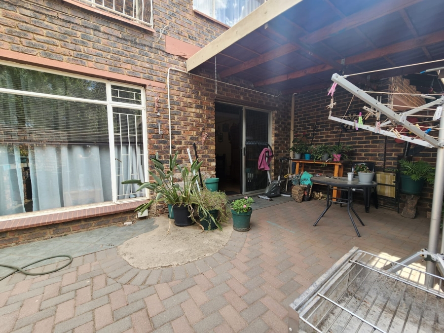 2 Bedroom Property for Sale in Three Rivers Gauteng