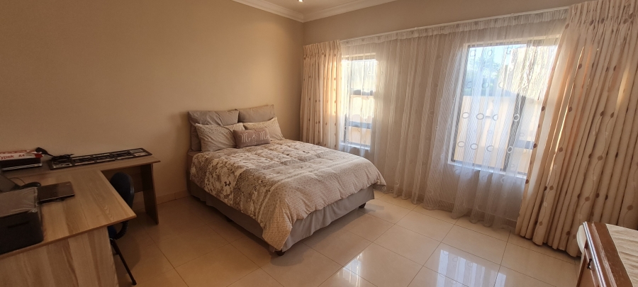 4 Bedroom Property for Sale in Blue Valley Golf Estate Gauteng