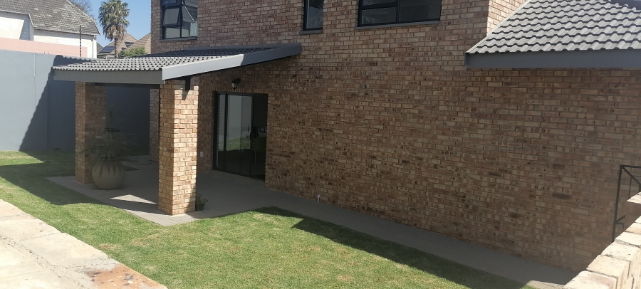 3 Bedroom Property for Sale in Radiokop Gauteng