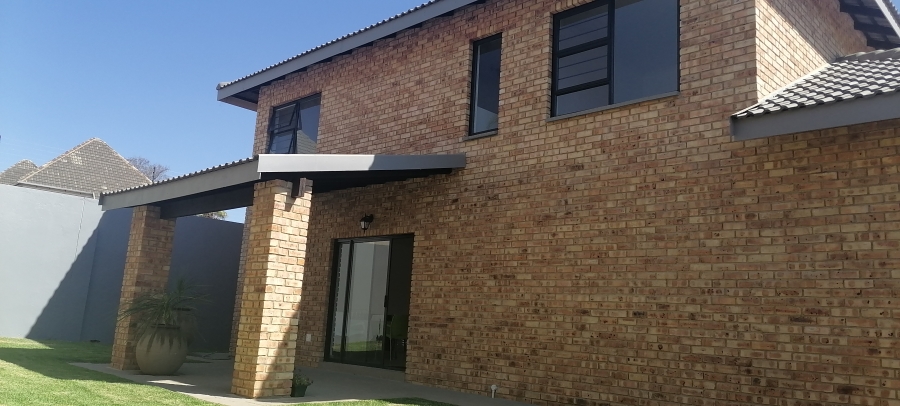 3 Bedroom Property for Sale in Radiokop Gauteng