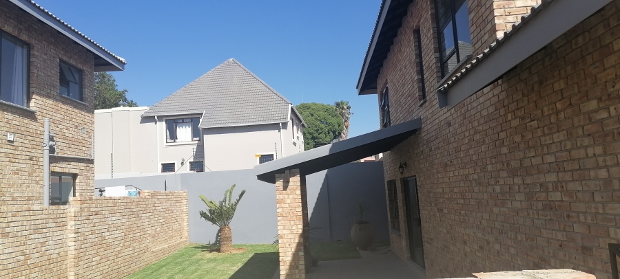 3 Bedroom Property for Sale in Radiokop Gauteng