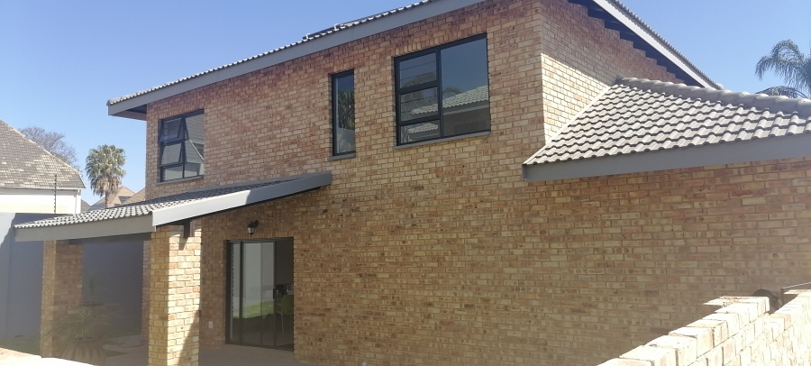 3 Bedroom Property for Sale in Radiokop Gauteng