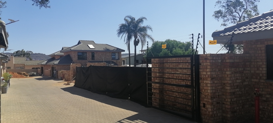 3 Bedroom Property for Sale in Radiokop Gauteng