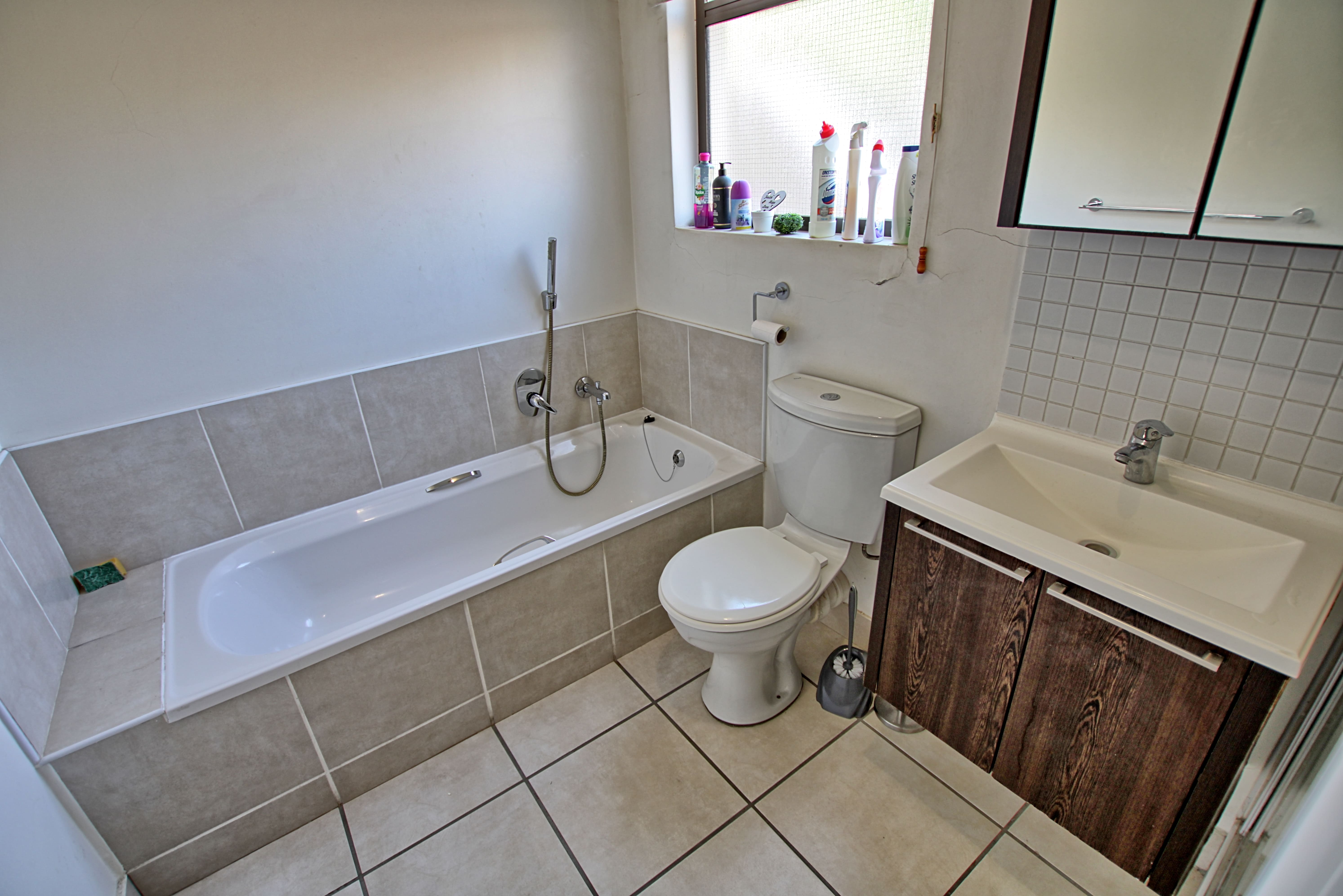 1 Bedroom Property for Sale in Bryanston Gauteng