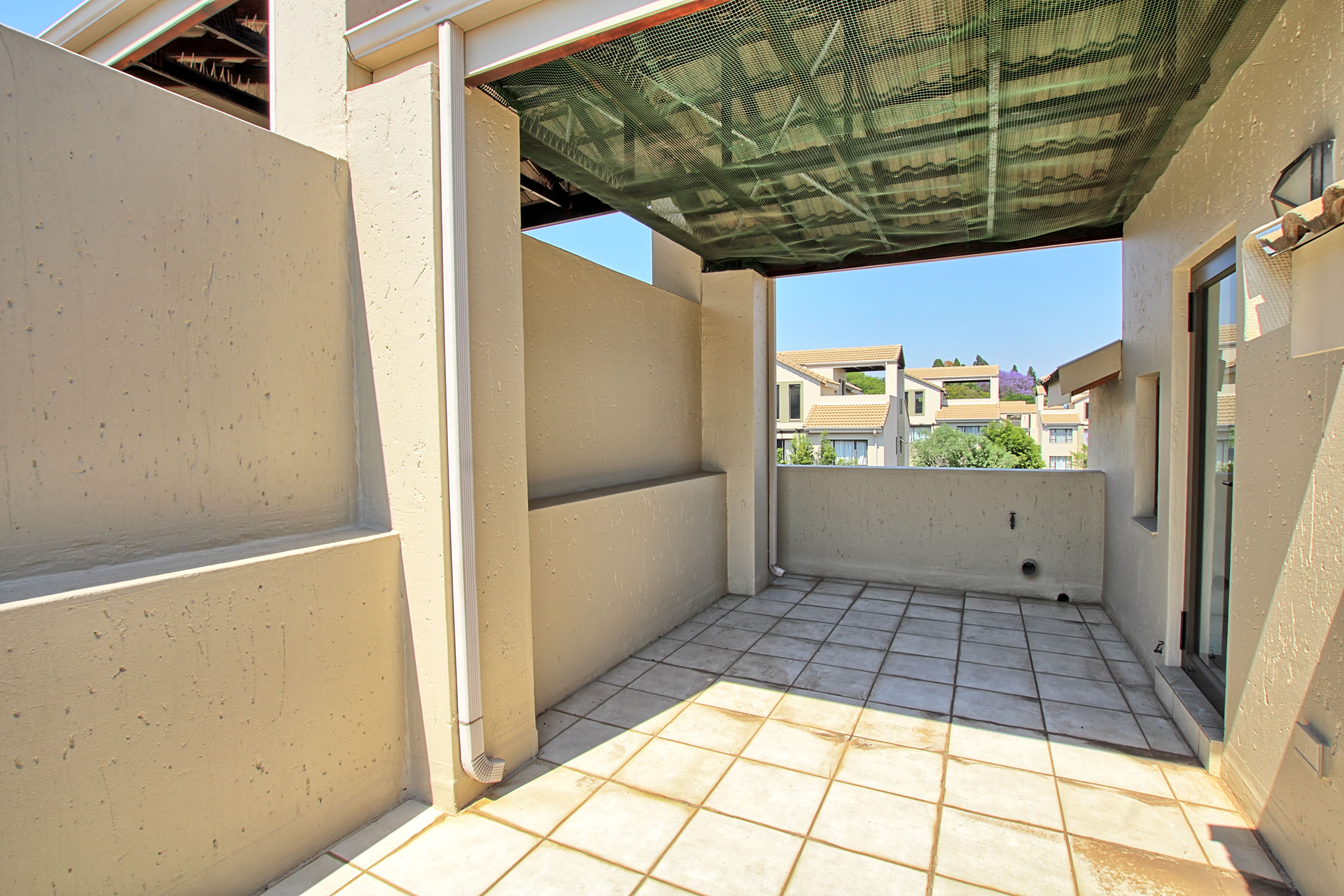 1 Bedroom Property for Sale in Bryanston Gauteng