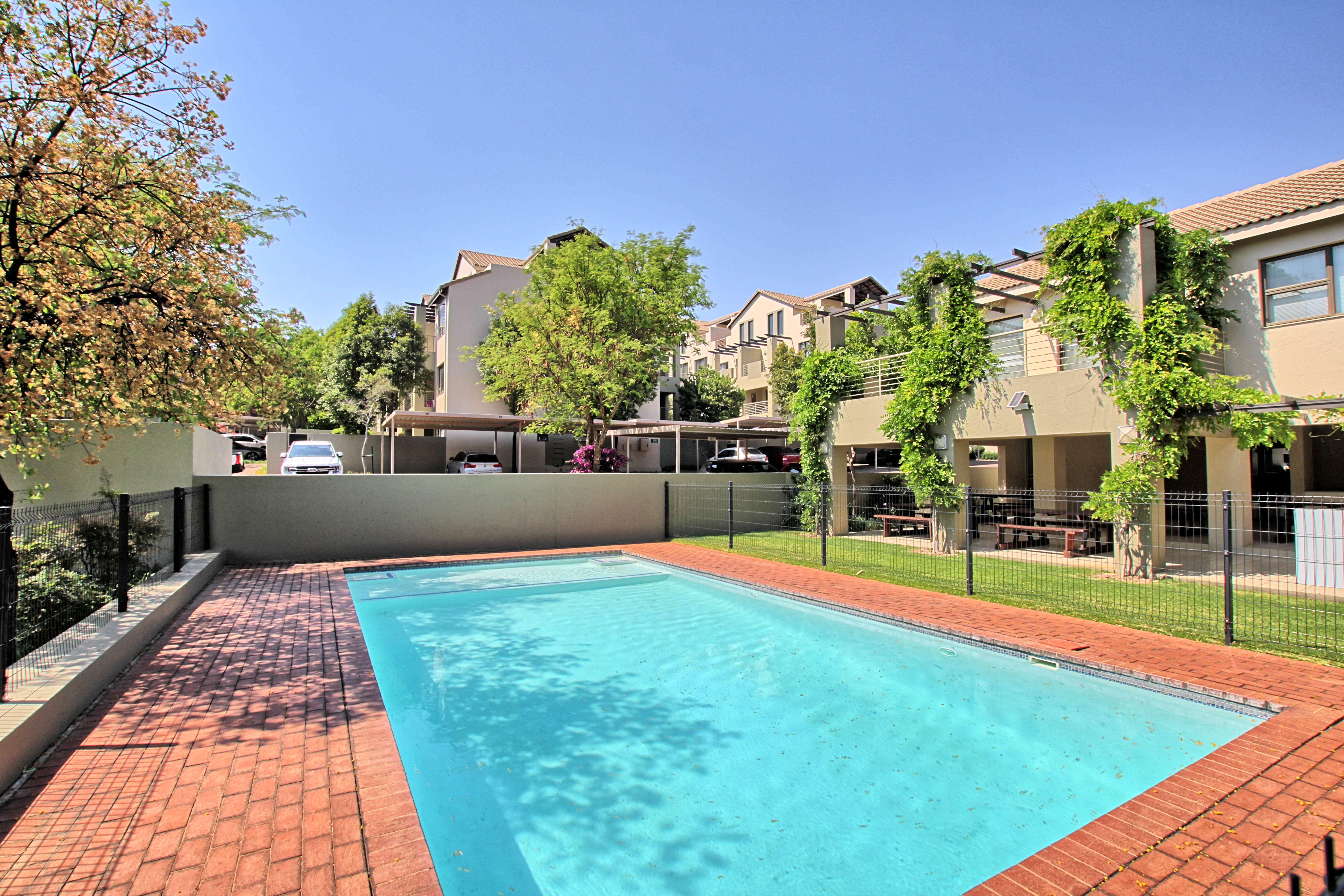 1 Bedroom Property for Sale in Bryanston Gauteng