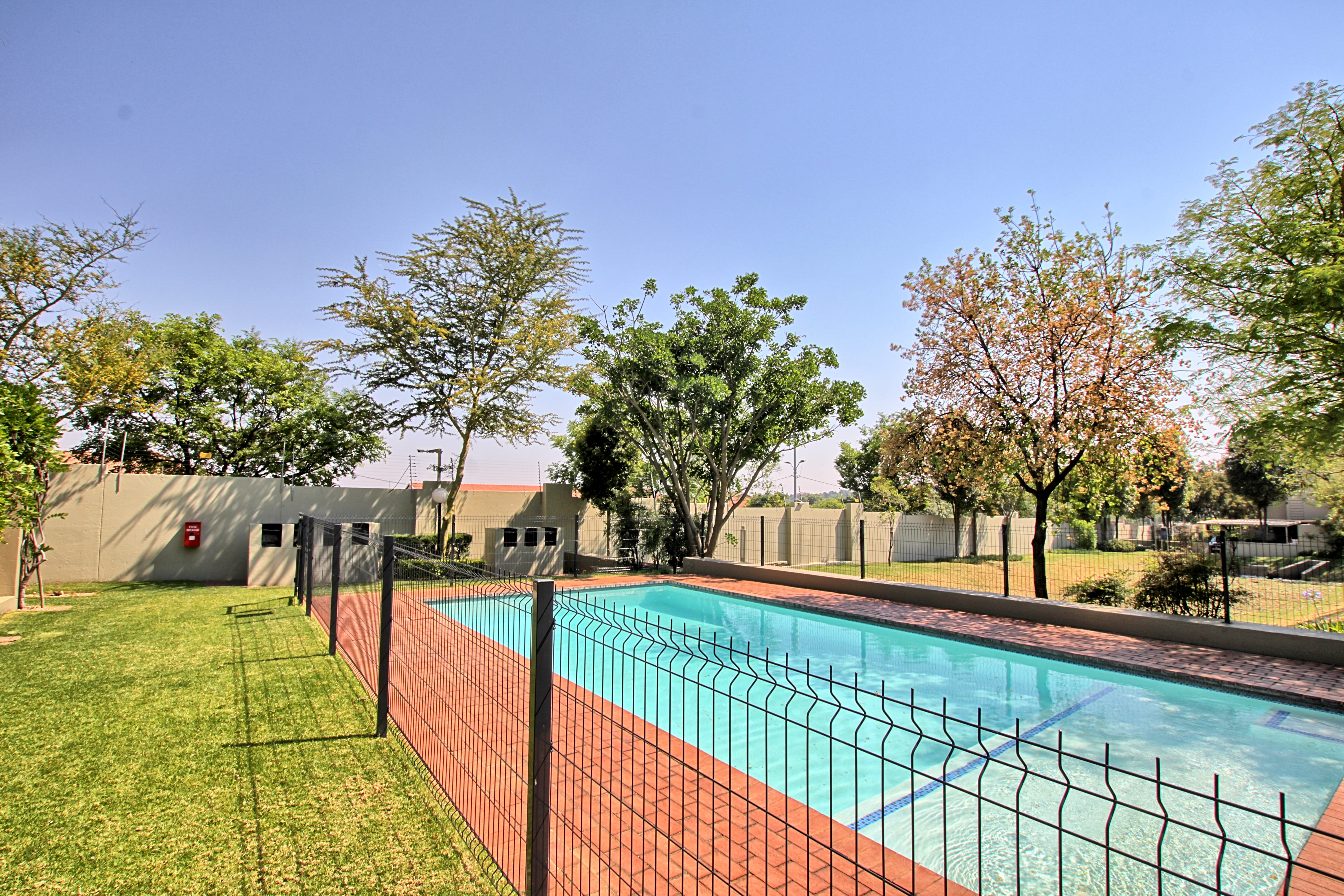 1 Bedroom Property for Sale in Bryanston Gauteng