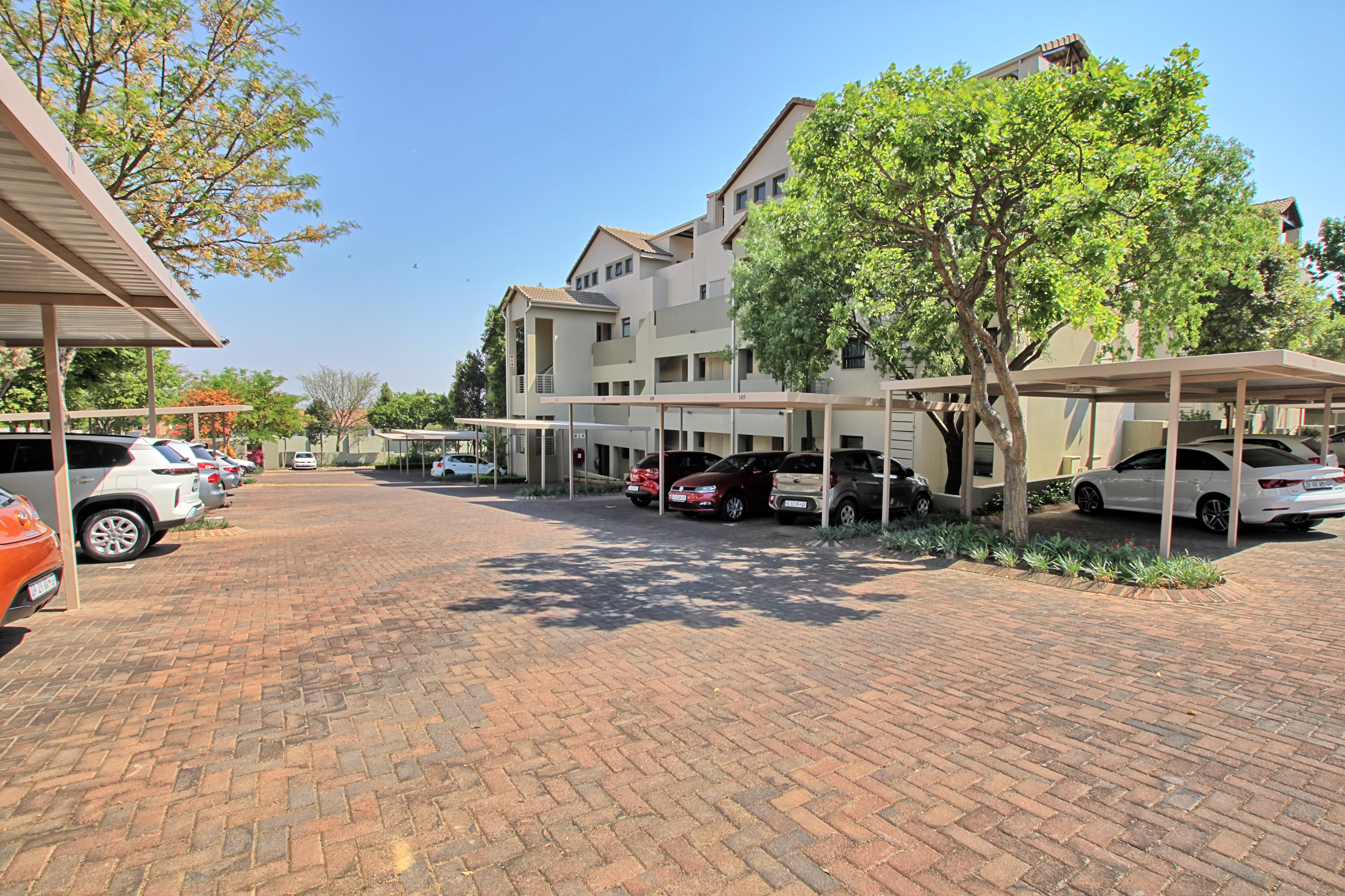 1 Bedroom Property for Sale in Bryanston Gauteng