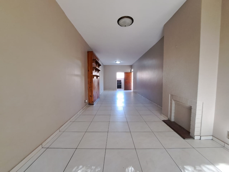 2 Bedroom Property for Sale in Three Rivers Proper Gauteng