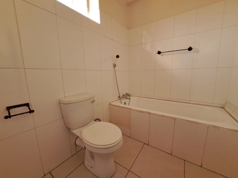 2 Bedroom Property for Sale in Three Rivers Proper Gauteng