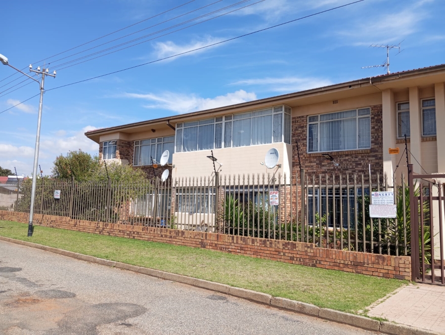 2 Bedroom Property for Sale in Greenhills Gauteng