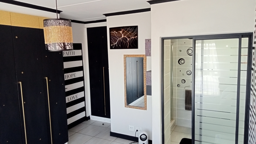 To Let 3 Bedroom Property for Rent in Waterfall Gauteng