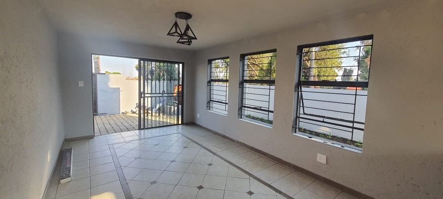 To Let 1 Bedroom Property for Rent in Bassonia Gauteng