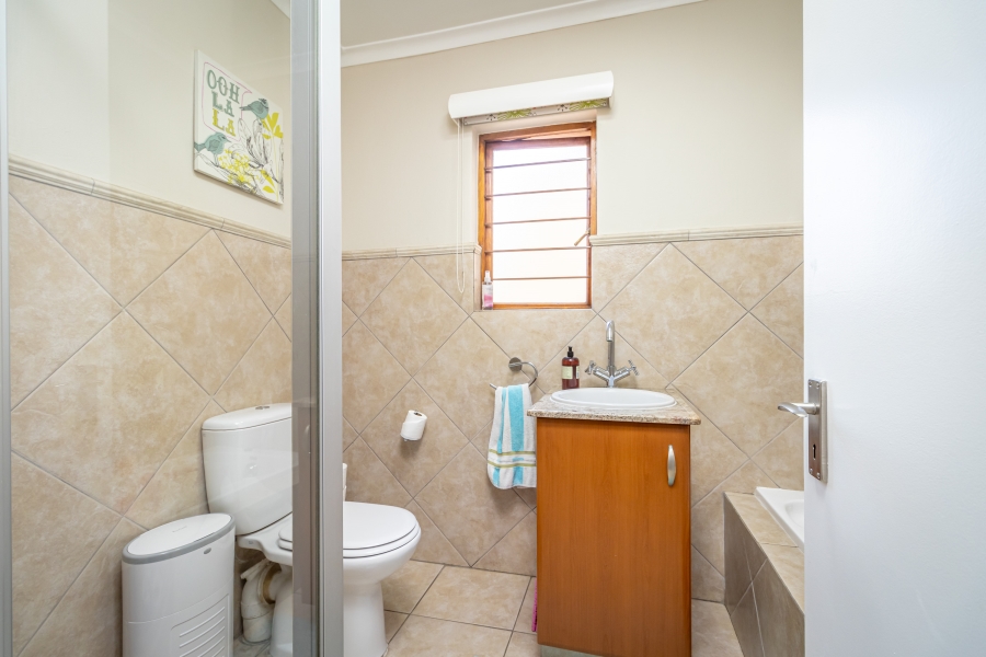 3 Bedroom Property for Sale in Broadacres Gauteng