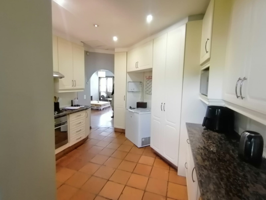 4 Bedroom Property for Sale in Roodekrans Gauteng