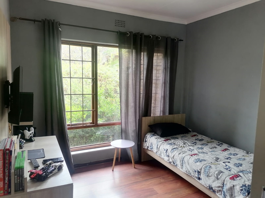 4 Bedroom Property for Sale in Roodekrans Gauteng