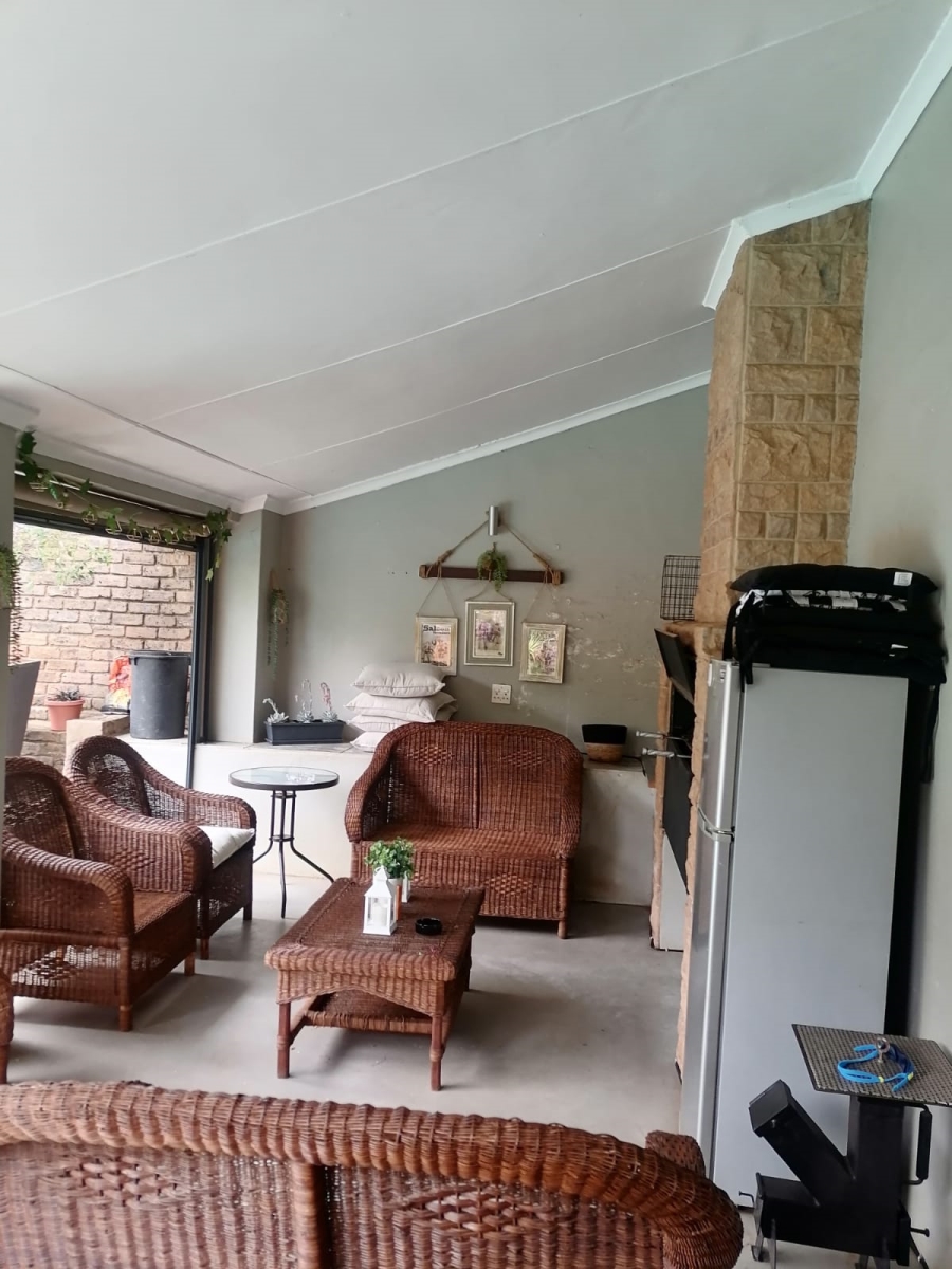 4 Bedroom Property for Sale in Roodekrans Gauteng