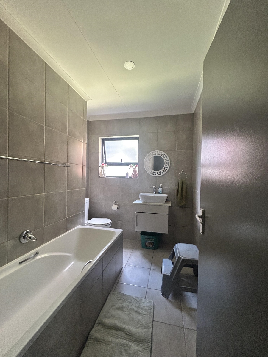 3 Bedroom Property for Sale in Witpoortjie Gauteng