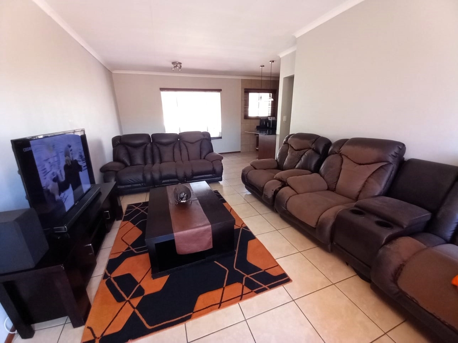 3 Bedroom Property for Sale in Glen Marais Gauteng