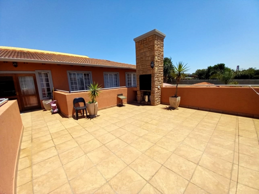 3 Bedroom Property for Sale in Glen Marais Gauteng