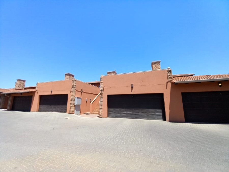 3 Bedroom Property for Sale in Glen Marais Gauteng