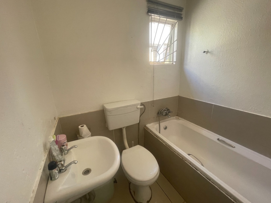 2 Bedroom Property for Sale in Protea Glen Gauteng