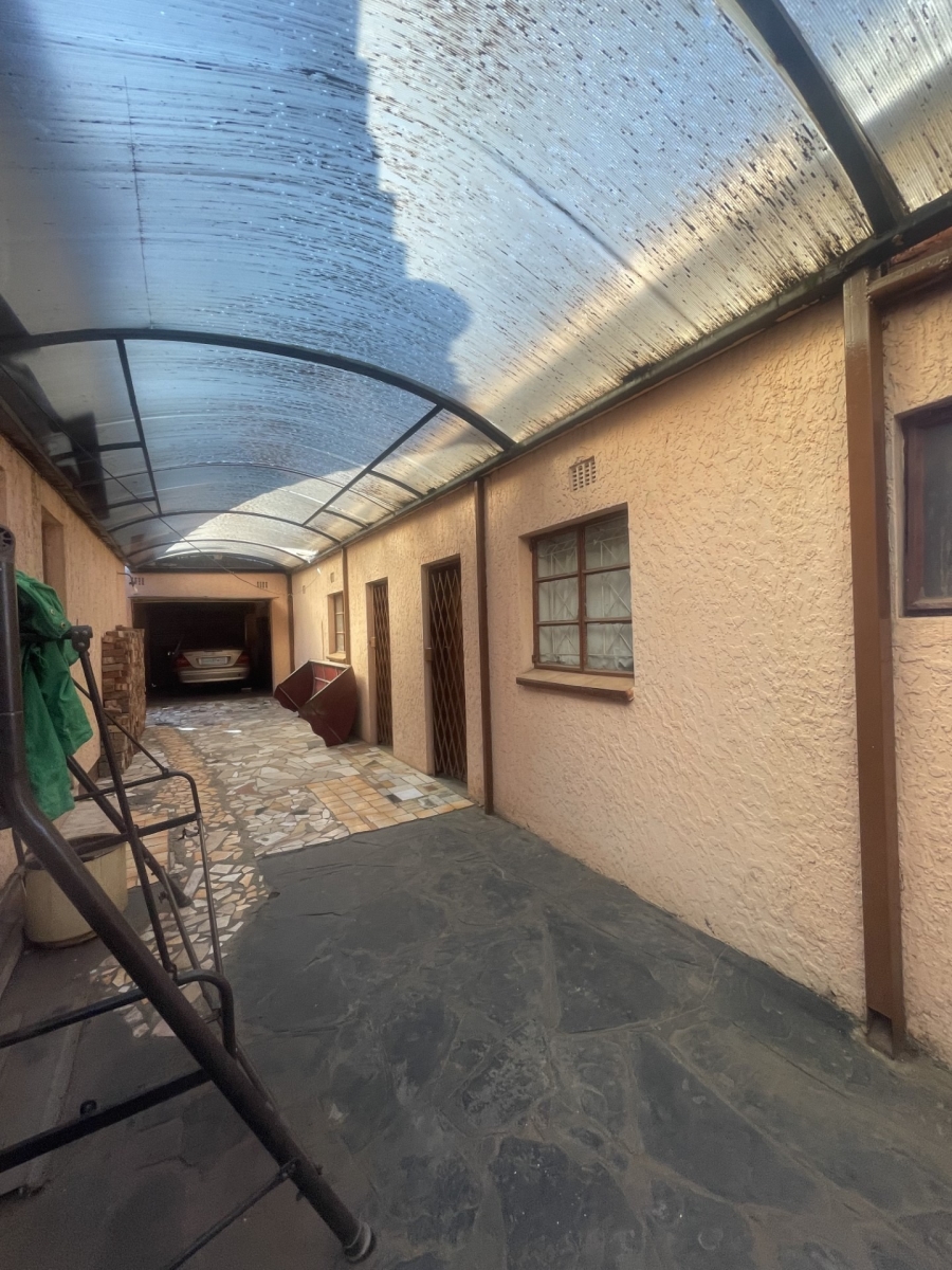 3 Bedroom Property for Sale in Moroka Gauteng