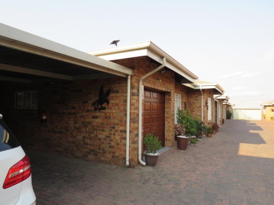 3 Bedroom Property for Sale in New Redruth Gauteng