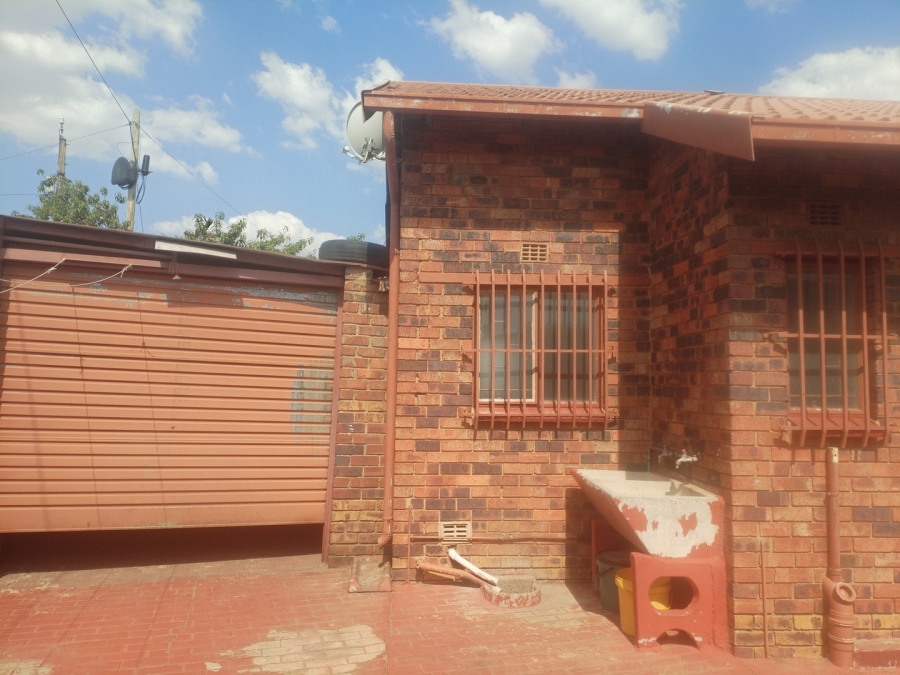 2 Bedroom Property for Sale in Tsakane Gauteng