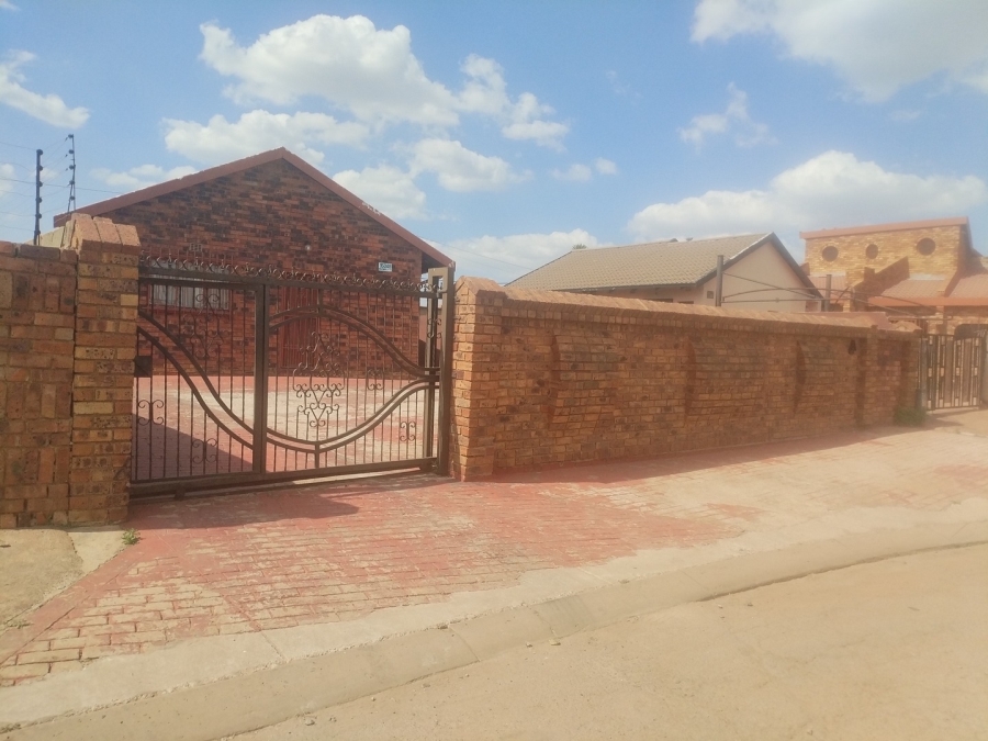 2 Bedroom Property for Sale in Tsakane Gauteng