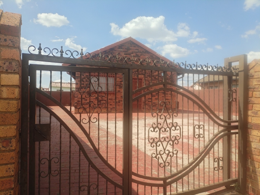 2 Bedroom Property for Sale in Tsakane Gauteng