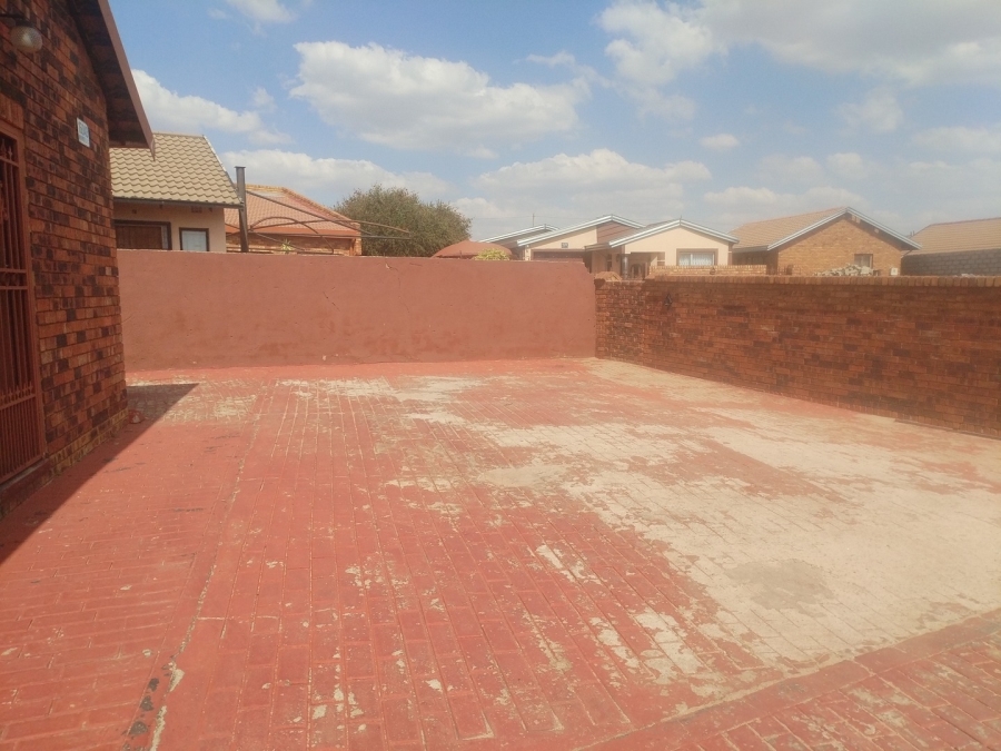 2 Bedroom Property for Sale in Tsakane Gauteng