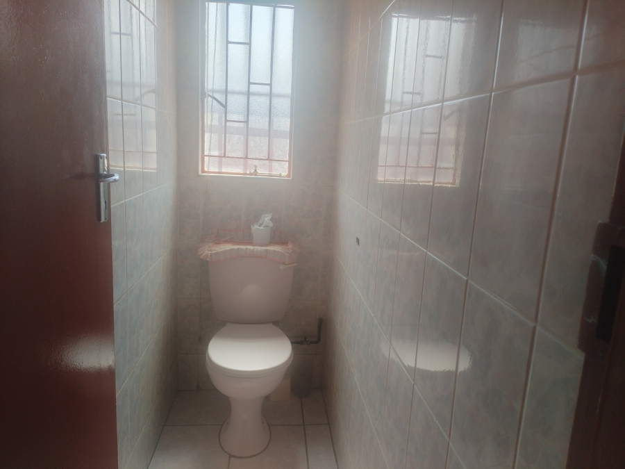 2 Bedroom Property for Sale in Tsakane Gauteng