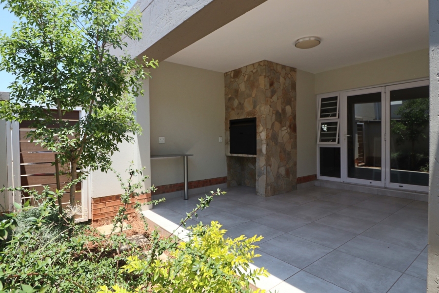 To Let 3 Bedroom Property for Rent in Bryanston Gauteng