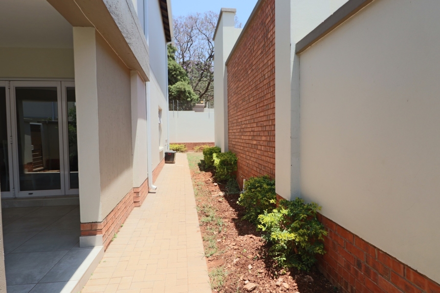 To Let 3 Bedroom Property for Rent in Bryanston Gauteng