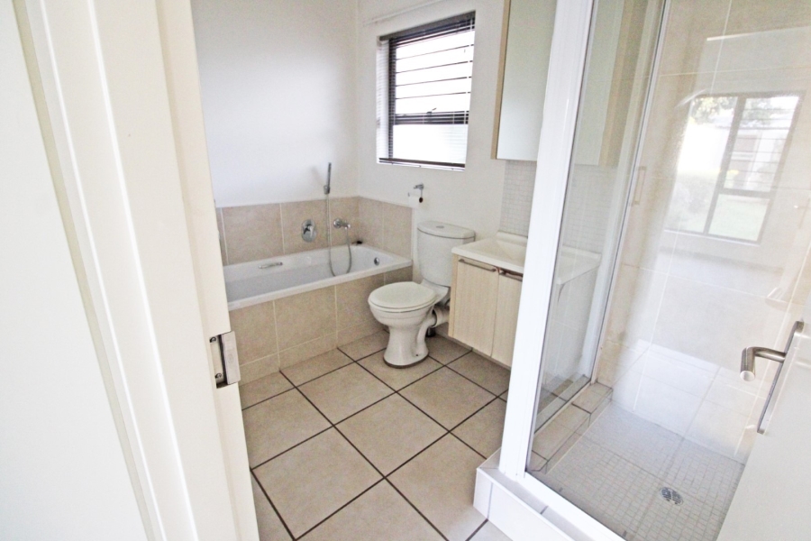 To Let 1 Bedroom Property for Rent in Bryanston Gauteng