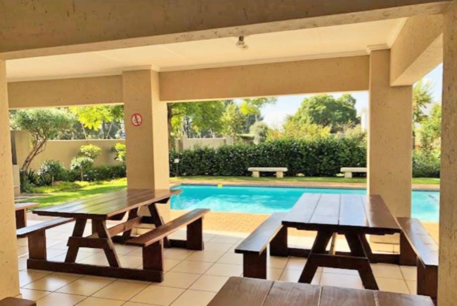 To Let 1 Bedroom Property for Rent in Bryanston Gauteng