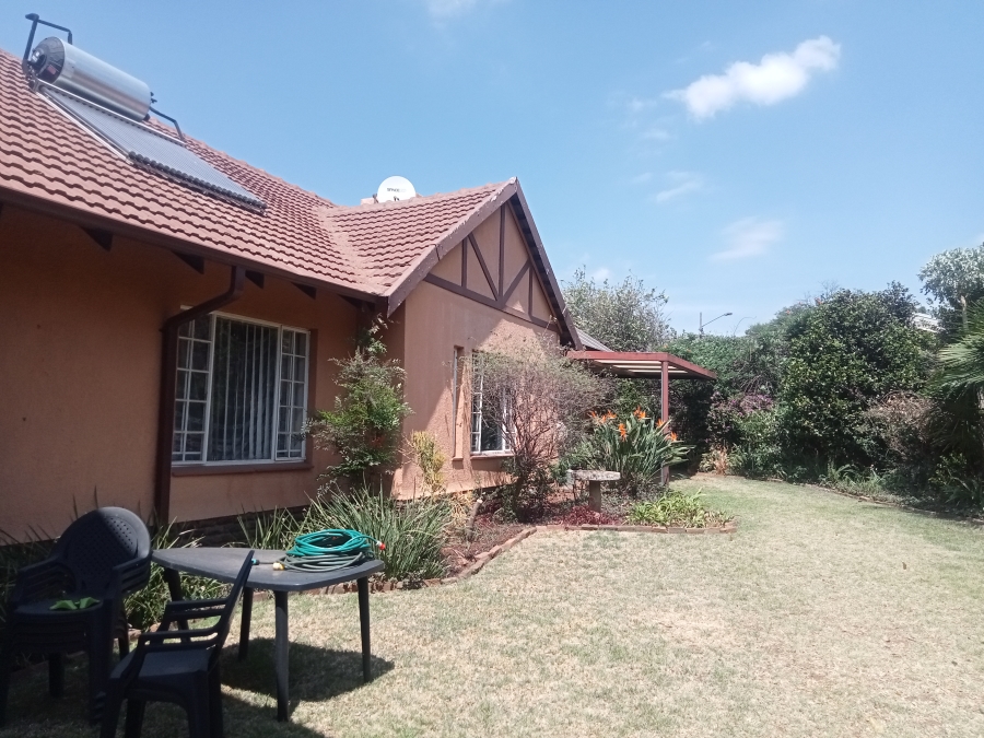 4 Bedroom Property for Sale in Doringkloof Gauteng