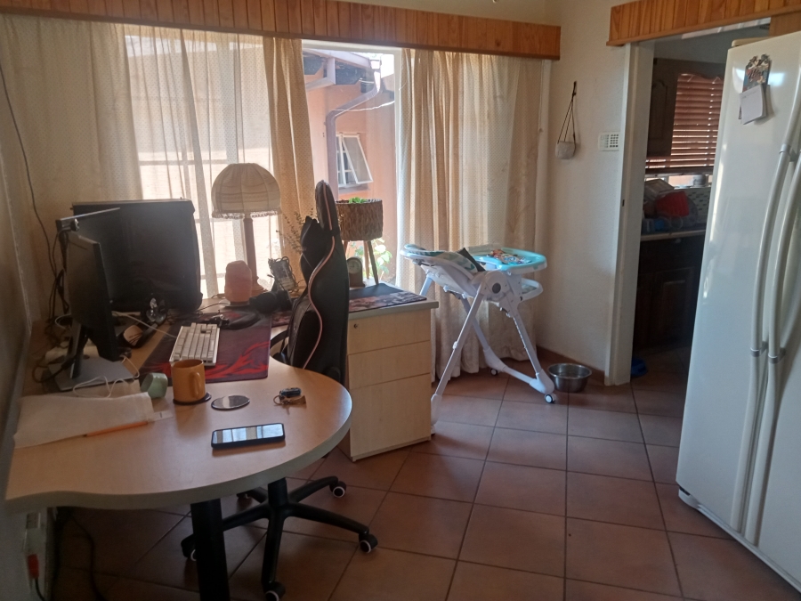 4 Bedroom Property for Sale in Doringkloof Gauteng