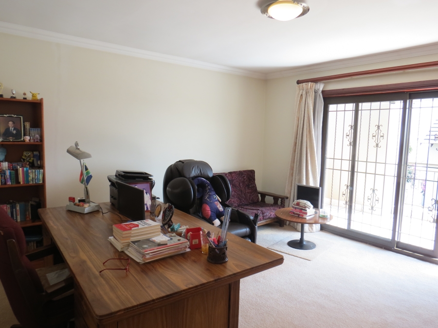 To Let 4 Bedroom Property for Rent in Greenstone Hill Gauteng