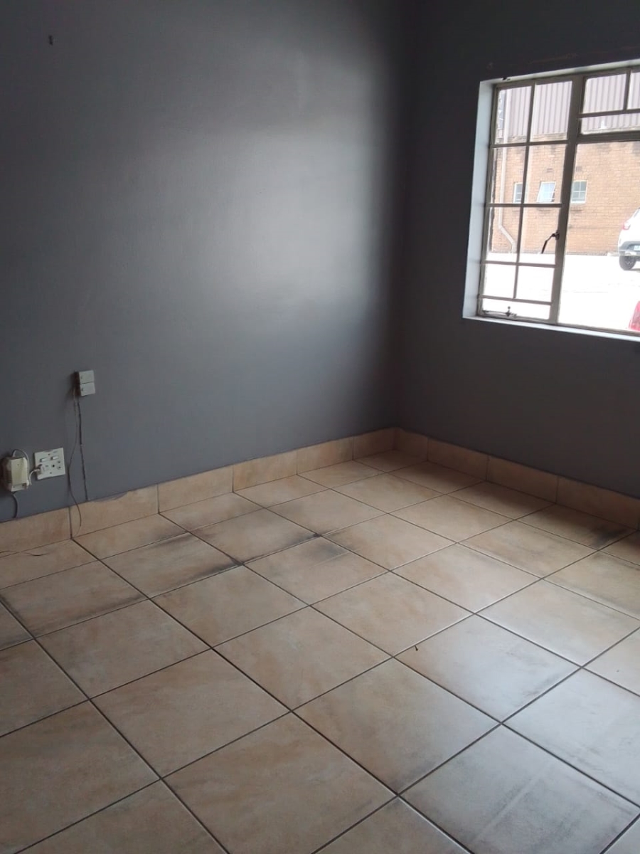 To Let commercial Property for Rent in Anderbolt Gauteng