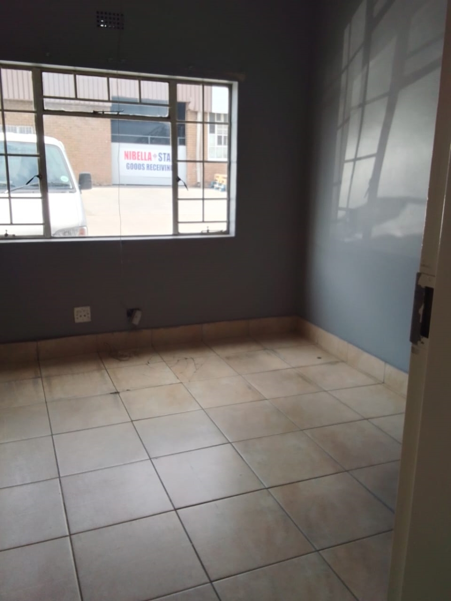 To Let commercial Property for Rent in Anderbolt Gauteng