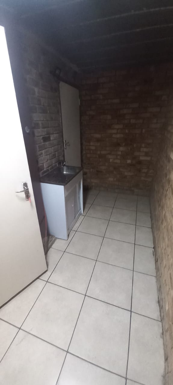 To Let commercial Property for Rent in Anderbolt Gauteng