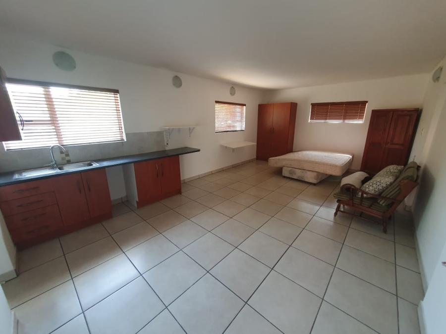 To Let 1 Bedroom Property for Rent in Wilro Park Gauteng